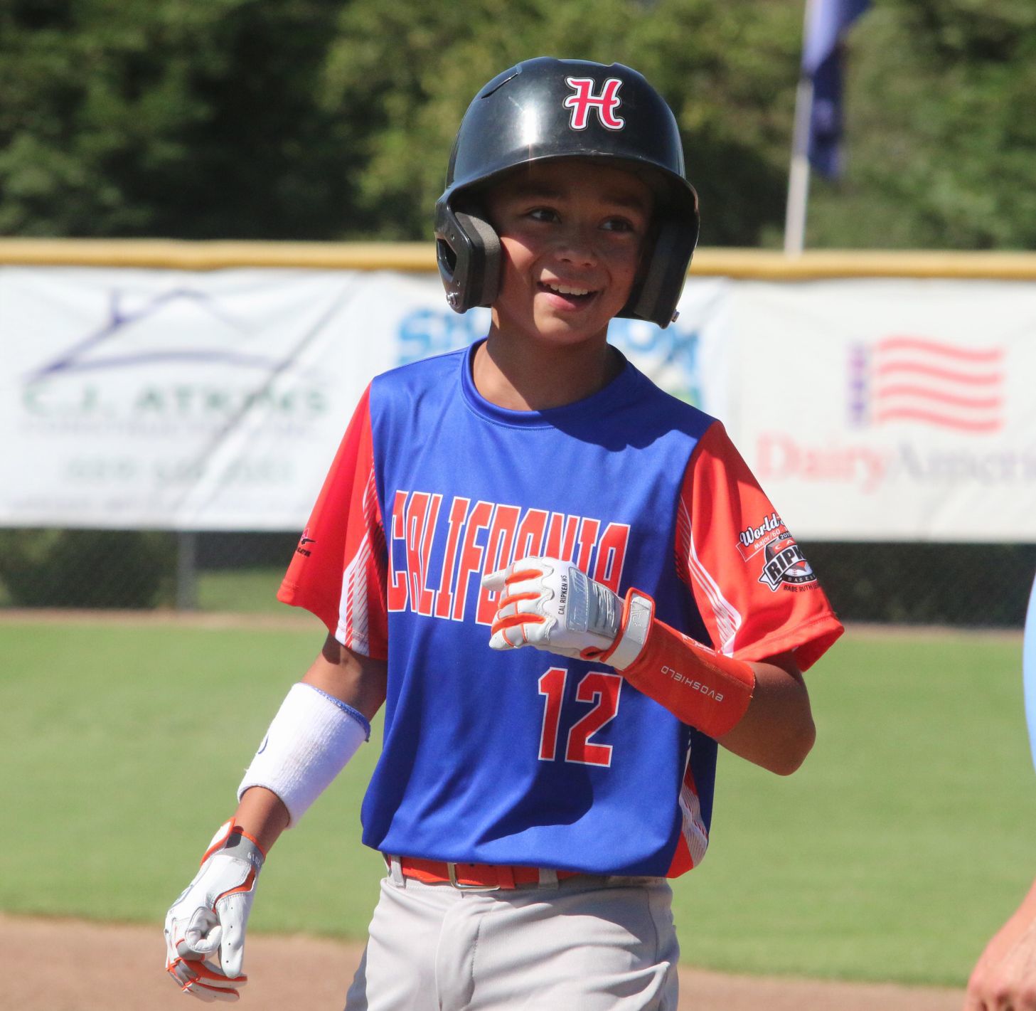 Contagious hitting, errors lifts Central California in World Series opener